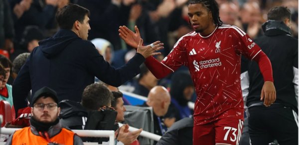 18 yaşlı futbolçu “Liverpul”un tarixinə düşdü