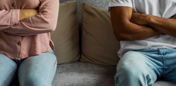 Boşansalar da, eyni evdə yaşamağa davam edirlər – Keçmiş ər-arvadı bu hüquqi problemlər gözləyir 