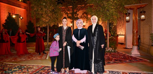 Leyla Əliyeva Səmərqənddə “Əbədi şəhər” kompleksi ilə tanış olub