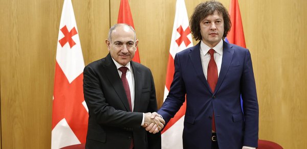 Paşinyanla Kobaxidze sammit üçün Brüsselə gedir