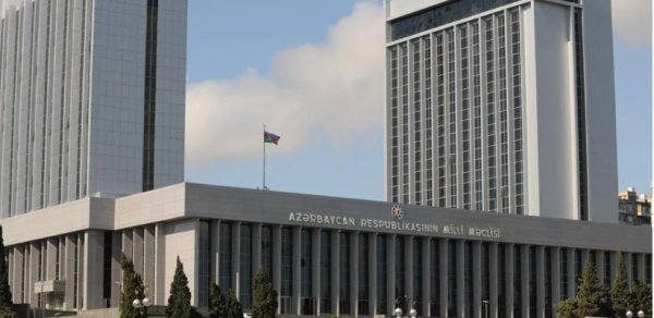Milli Məclis: Fransada baş verənlər hökumətin siyasi iflasının göstəricisidir