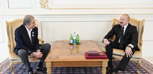 “Əsas müttəfiqiniz Mehriban xanımdır” - Xalq rəssamından Prezidentə