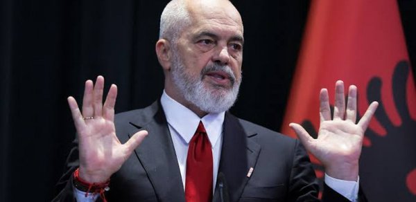 Baş nazir etirazçıları “cinayətkar ünsürlər” adlandırdı