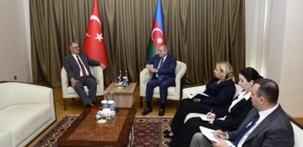 Zəfər Partiyası sədrinin müşaviri YAP-ın qonağı oldu