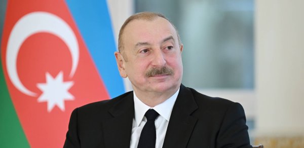 Prezident İlham Əliyev FIFA U-15 dünya çempionatının və festivalının açılış mərasimini izləyir