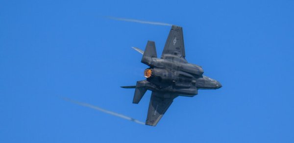 ABŞ qırıcıları Trampın Floridadakı iqamətgahı yaxınlığında təyyarəni ələ keçirib