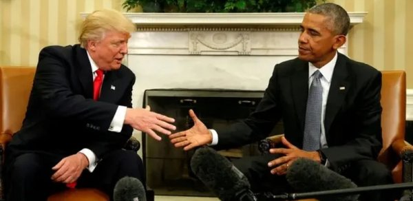 Obama Trampın Ağ Evini Səddam Hüseynin restoranına bənzədib
