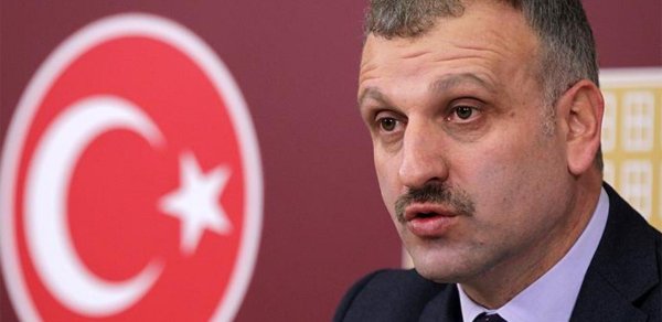 Türkiyəli jurnalist: Oqtay Saral vəzifədən ayrıldığını təsdiqləyib