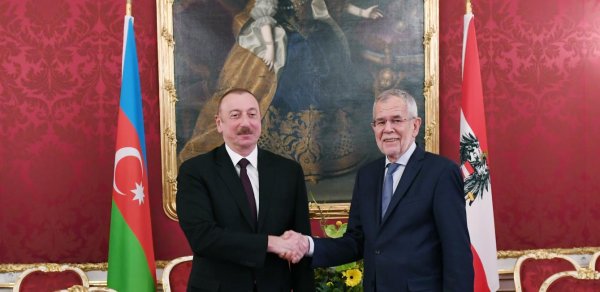İlham Əliyev Avstriya Prezidentini təbrik etdi