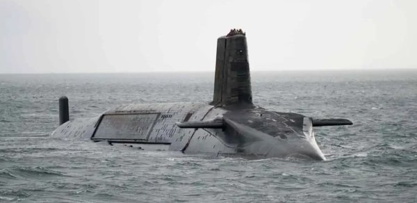"Times": Britaniyanın üç "Vanguard" atom sualtı qayığı dənizə buraxılıb