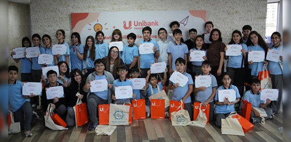 Unibank məktəblilər üçün maliyyə savadlılığı təlimi keçirib