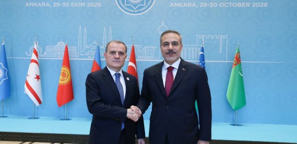 Ceyhun Bayramov Hakan Fidanla görüşüb