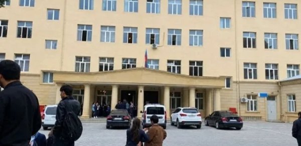 Jurnalistlərin döyüldüyü məktəbin direktor müavini danışdı