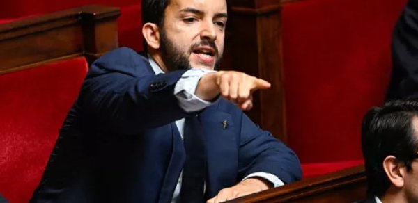 Fransız deputat: Makron “nifrət ideologiyalarının” yayılmasına imkan verib