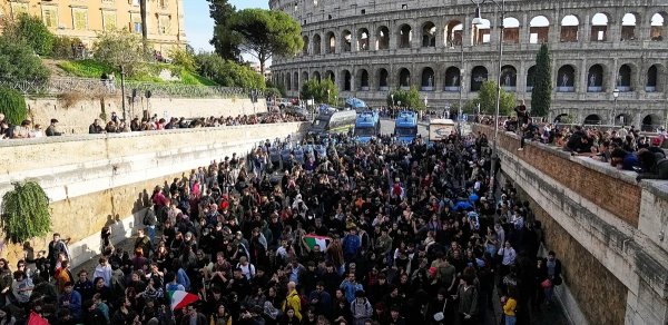 İtaliyada kütləvi etirazların yeni dalğası başlayıb