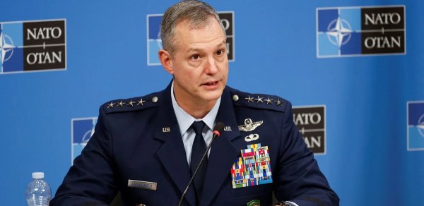 NATO komandanı Rusiya ilə müharibə ehtimalından danışdı