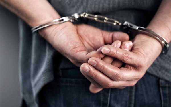 Paytaxtda köşklərdən oğurluq edən şəxslər saxlanıldı