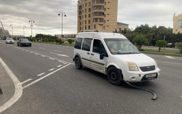 8 noyabr prospektində qəza - FOTO