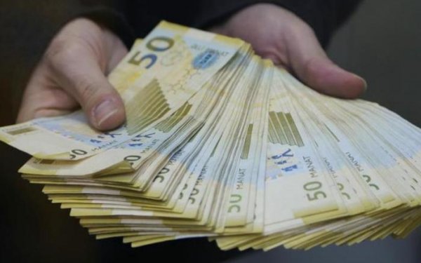 Bakıda orta əməkhaqqı 1400 manata yaxınlaşır