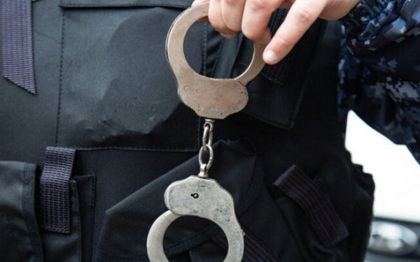 Polis soyğunçuluq edən şəxsi saxladı