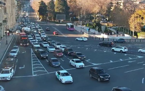 bakıda bu yollarda sıxlıq var - siyahi