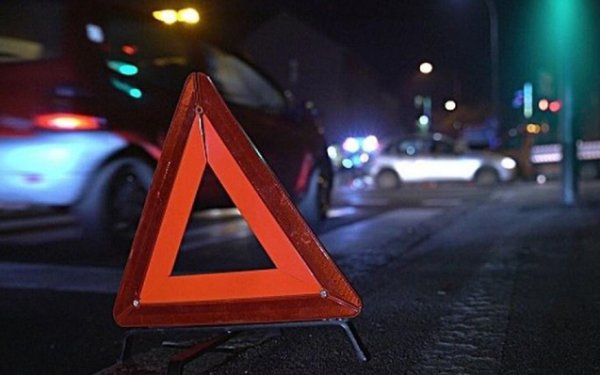 Füzulidə maşın traktora çırpıldı - 10-cu sinif şagirdi öldü