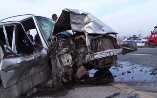 Gəncədə iki avtomobil toqquşub, 4 nəfər xəsarət alıb