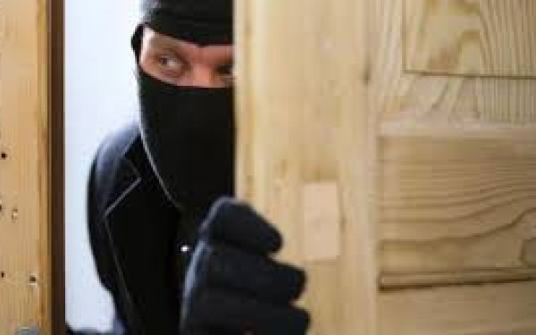 Gözəllik salonundan oğurluq edən şəxs saxlanılıb