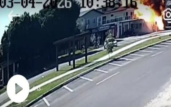 Braziliyada təyyarə yaşayış binasına çırpılıb