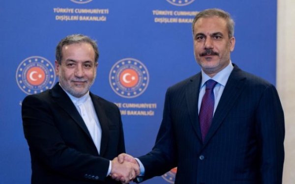 Fidanla Əraqçinin telefon danışığı oldu