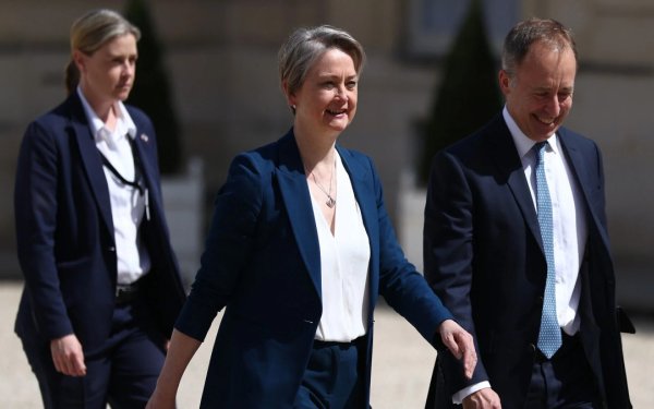 Britaniya XİN rəhbəri Hörmüz boğazı ilə bağlı İrana çağırış edib