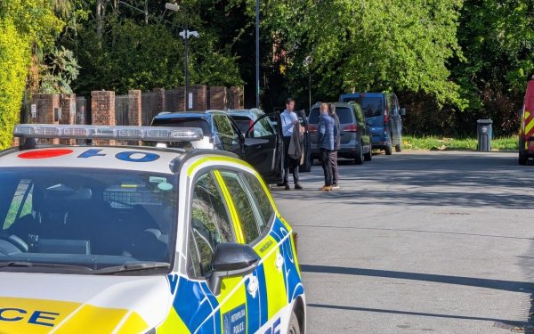 Londonda iki sinaqoqa hücum olub