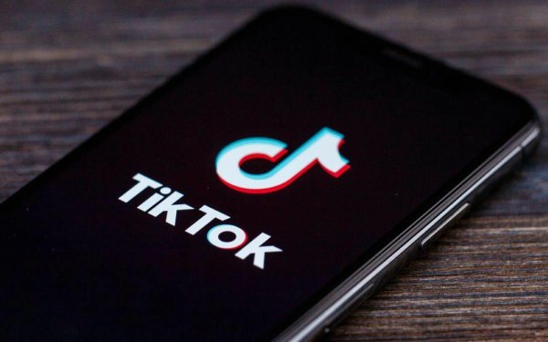 Rəqəmsal vitrində əl işi: TikTok-da çanta biznesləri