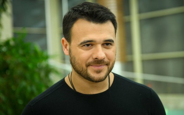 Bakıda səs-küy salan qonşusunun torpağını 5 milyona satın aldı