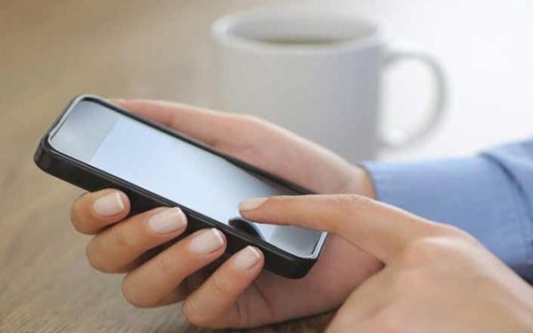 Yeni dələduzluq üsulu yayılıb - Telefonunuzla sizi gizli şəkildə belə çəkirlər - VİDEO