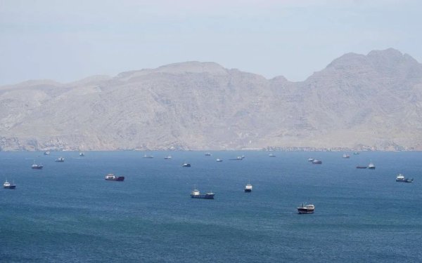 Yaxın Şərqdə gərginlik: İran Hörmüz boğazını bağladı