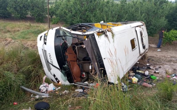 Türkiyədə tur avtobusu aşdı - Ölən və xəsarət alanlar var