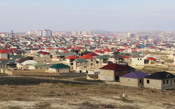 "Ömrümdə ilk dəfə bu qədər pul görmüşdüm" - Xırdalanda mənzil arzusu kabusa çevrildi - VİDEO