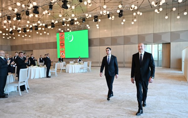 Türkmənistan Prezidentinin şərəfinə ziyafət verildi - FOTOLAR