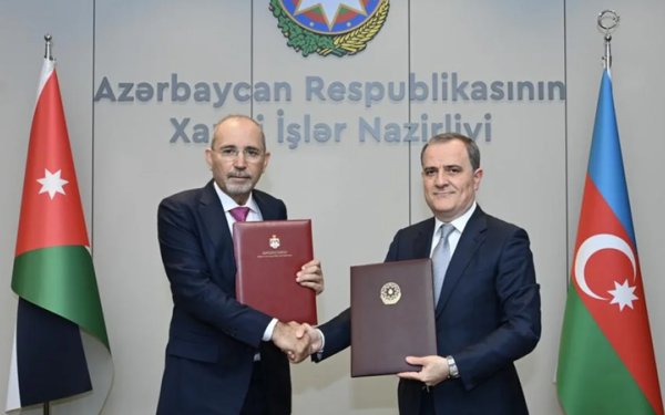Azərbaycanla daha bir ölkə viza rejimini ləğv edir