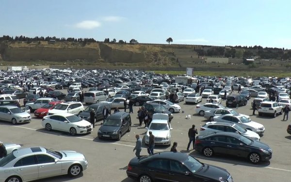 Avtomobil bazarında durğunluq: Qiymətlər enir, alıcı tapılmır - VİDEO
