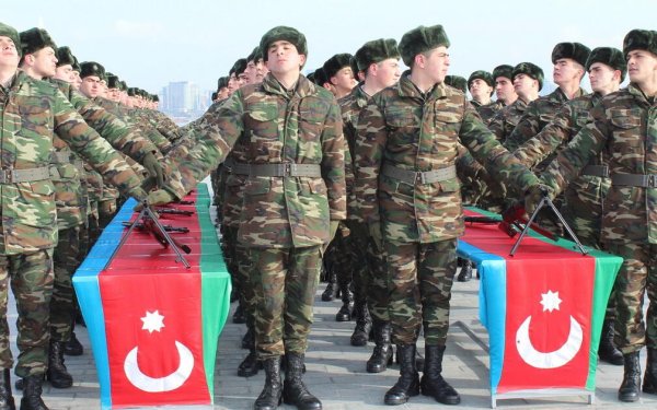 Azərbaycanda kimlər əsgərliyə çağırılmır?