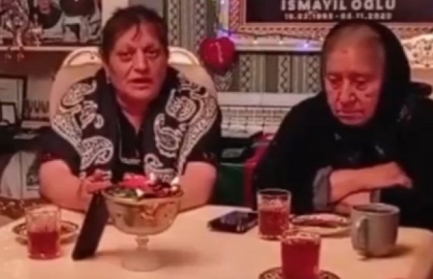 Oğlunu təhqir etdiyi üçün kişini döyən şəhid anası danışdı - VİDEO