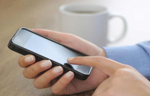 Yeni dələduzluq üsulu yayılıb - Telefonunuzla sizi gizli şəkildə belə çəkirlər - VİDEO