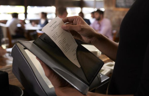 Bakıda restoranlarda 10–15 faiz servis haqqı - Ödəməliyik, yoxsa şikayət etməliyik?