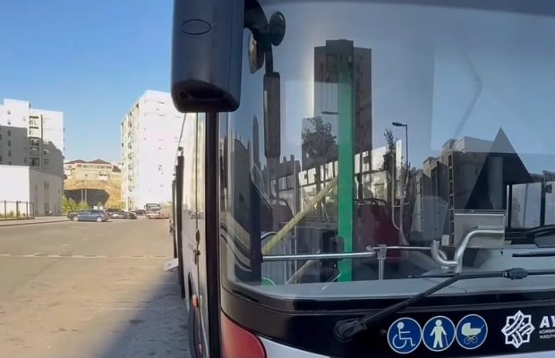 Sosial şəbəkələrdə yayılan avtobus görüntülərinə “BakuBus”dan REAKSİYA - VİDEO