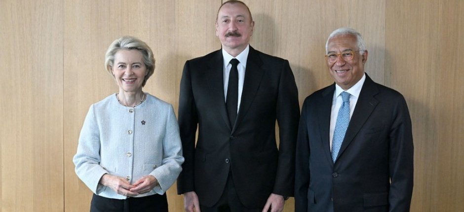 Prezident Tiranada Antonio Koşta və fon der Lyayen ilə görüşdü