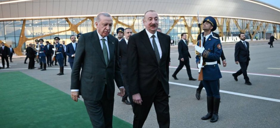 İlham Əliyev Ərdoğanı yola saldı - FOTOLAR