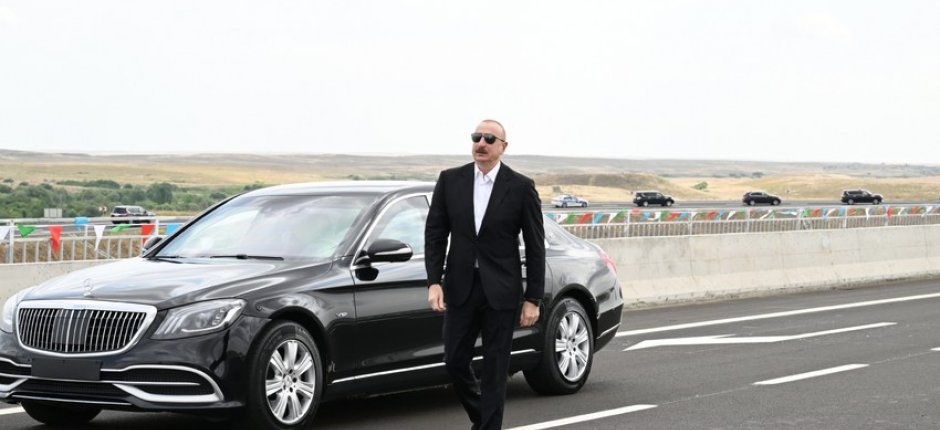 İlham Əliyev Əhmədbəyli-Füzuli-Şuşa yolunun açılışında iştirak edib