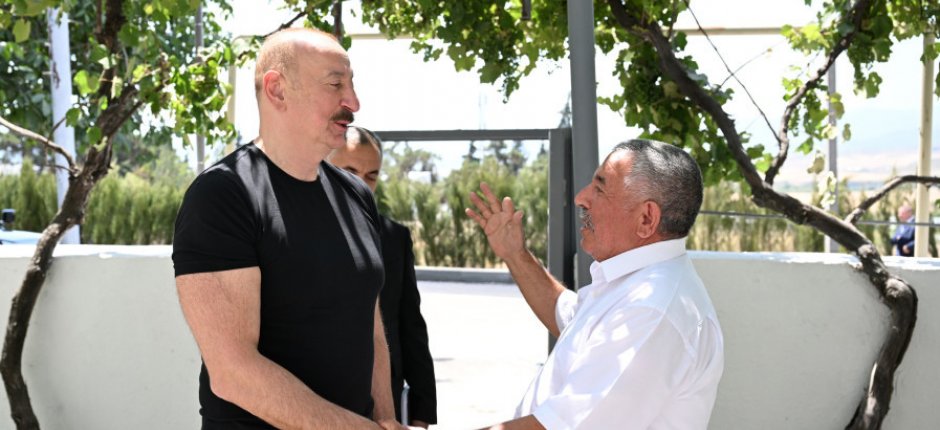 Prezident Xocalının Təzəbinə kəndində görülən işlərlə tanış olub